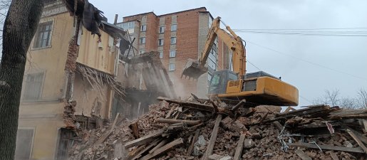 Промышленный снос и демонтаж зданий спецтехникой стоимость услуг и где заказать - Брянск