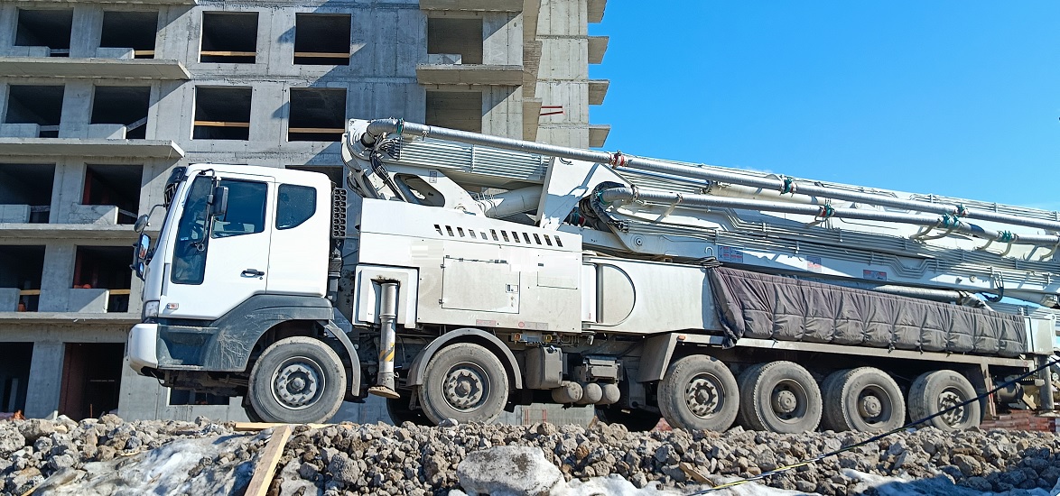 Услуги и заказ бетононасосов для заливки бетона в Почепе